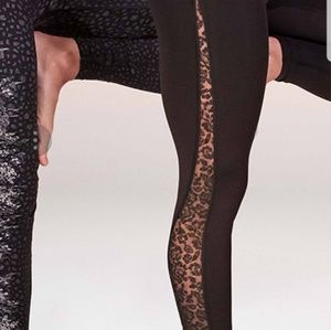 Purple Lululemon lace mesh detail 7/8 pants size 8